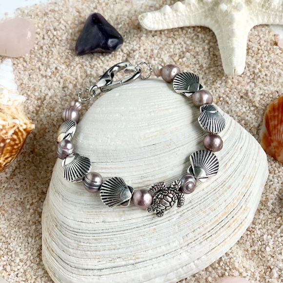Sea Shell & Sea Turtle Heart Clasp Bracelet - Heart of the Sea - Picture 1 of 5